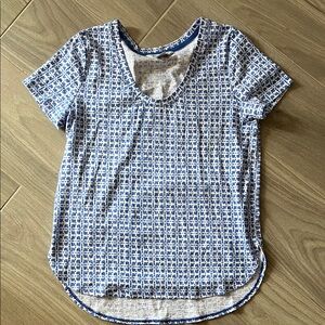 Tommy Bahama Blue and White Geometric Short Sleeve Top